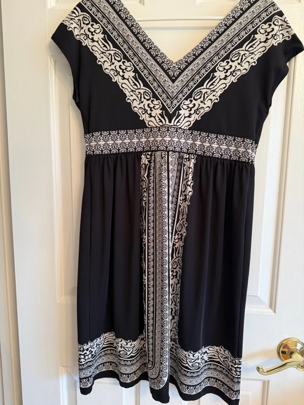 INC International Concepts Black and White Patterned V-Neck Midi Dress - Picture 3 of 3